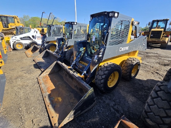 2022 John Deere 324g Skidsteer