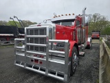 2010 Peterbilt 389 Sleeper Tractor