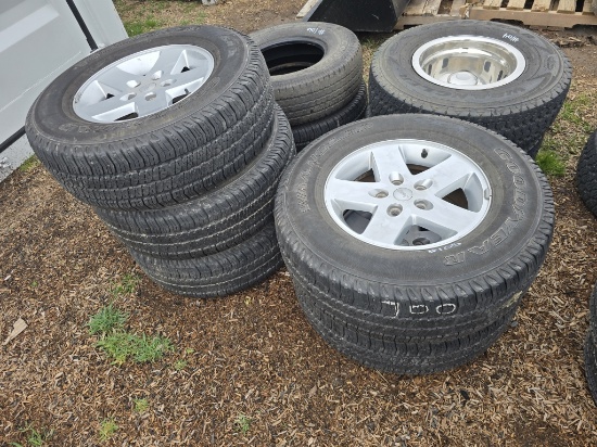 Set Of 5 Jeep Rims And Tires