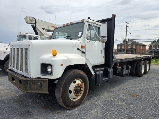 2001 International 2674 6x4 Flatbed