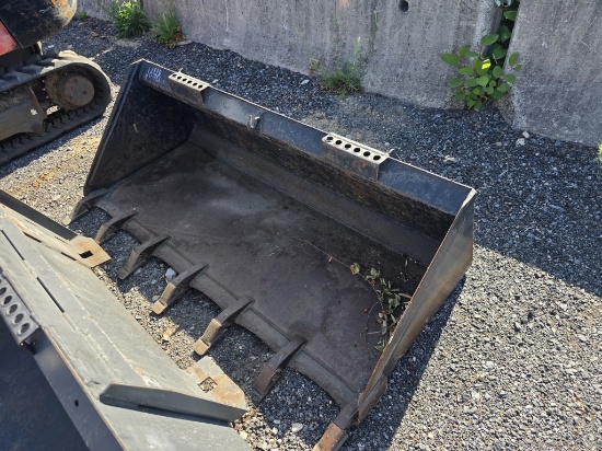 Skidsteer Digging Bucket
