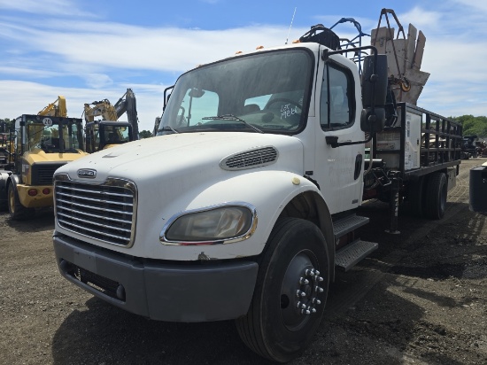 2004 freightliner m2 form truck w/ crane