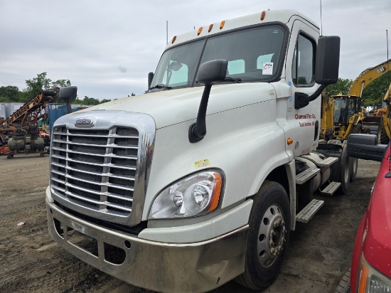 2015 Freightliner Cascadia Tractor