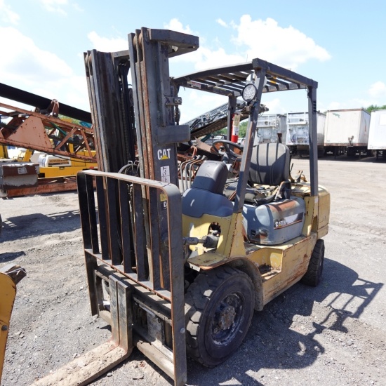Caterpillar Forklift