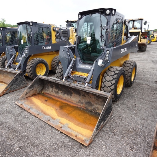 2022 John Deere 324g Skidsteer