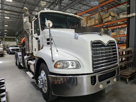 2009 Mack Cxu613 Pinnacle Tractor W/ Palfinger