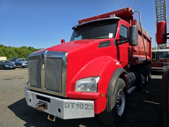2017 Kenworth T880 Tri-axle Dump Truck