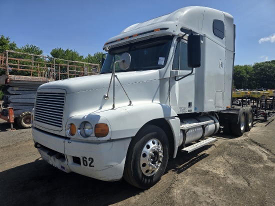 1999 Freightliner Cc Conventional Sleeper Tractor