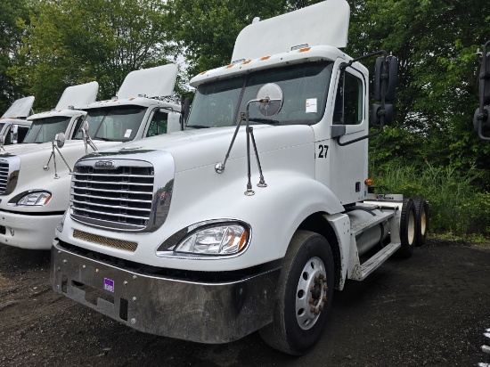 2003 Freightliner Columbia Tractor