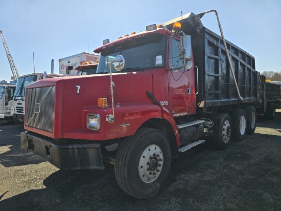2000 Volvo Tri-axle Dump Truck