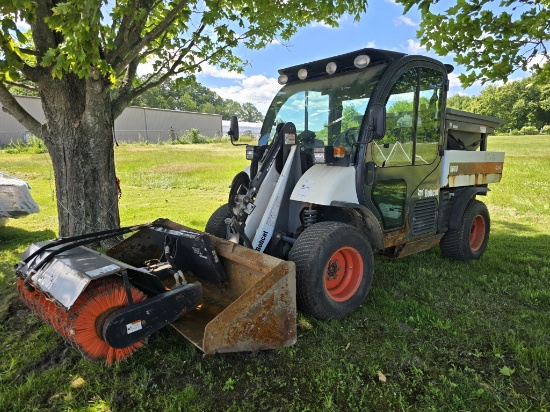 2018 Bobcat 5600 Toolcat W/ Hyd Broom