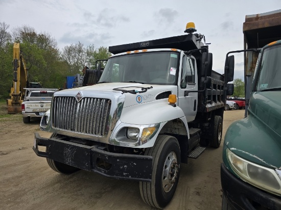 2005 International 7300 6 Wheel Dump Truck