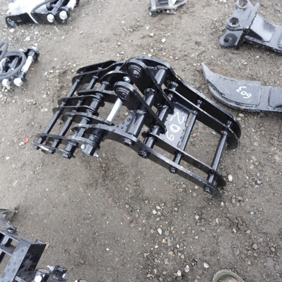 New Future 3 Over 2 Excavator Grapple