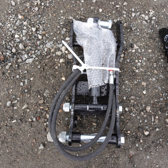 New Future Hydraulic Thumb Clamp