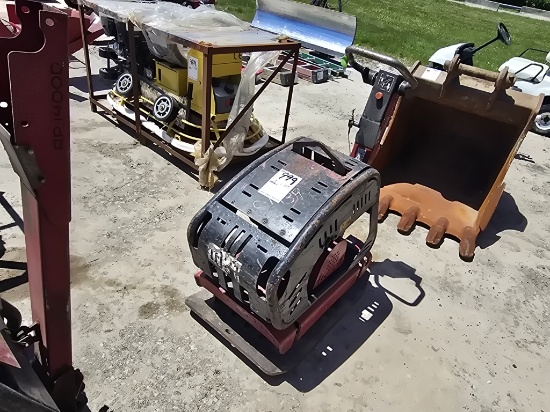 Toro 68074 Reversible Plate Compactor