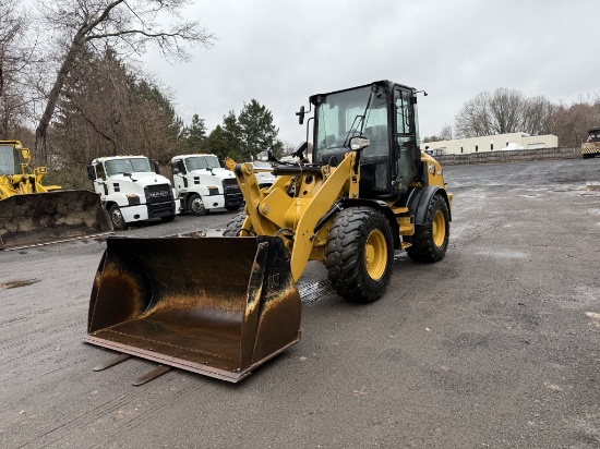2022 Cat 908m