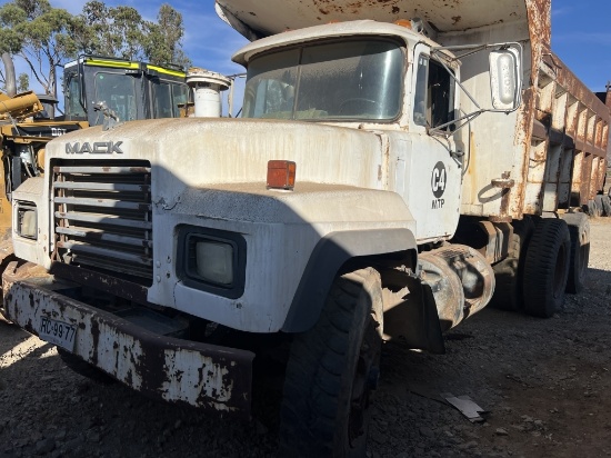1998 Mack Rd688sx 10 Wheel Dump Truck