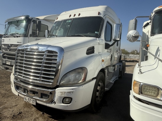 2016 Freightliner Casc 113 Epa 10 Sleeper Tractor