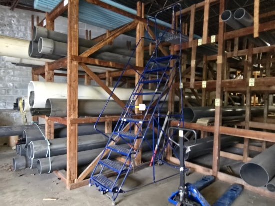 Louisville 10ft Rolling Stairs