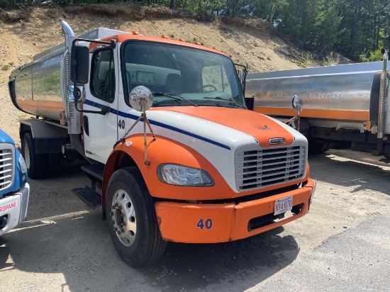 2006 Freightliner M2106 Oil Truck