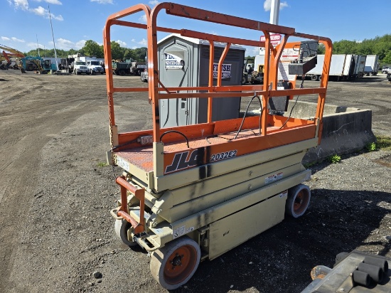 1999 Jlg 2032e2 Electric Scissor Lift
