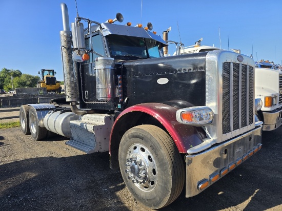 2011 Peterbilt 388 Day Cab Tractor