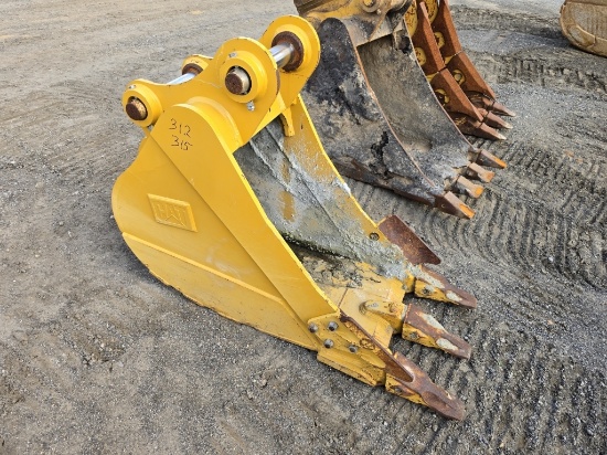 New Cat 20in Digging Bucket