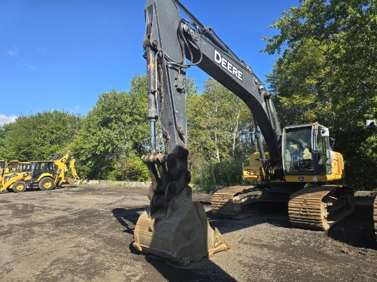 John Deere 290G Excavator