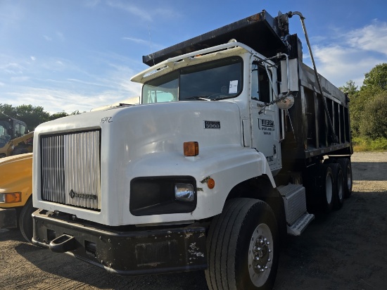 1999 International Paystar 5000 Tri-axle Dump