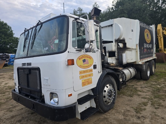 2011 Autocar Side Load Packer