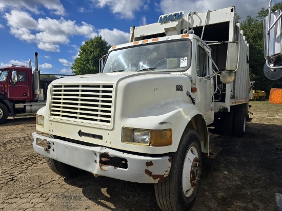 1999 International 4700 Rear Load Packer