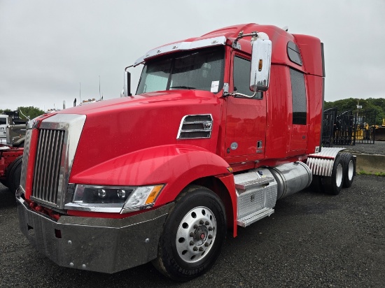 2018 Western Star 5700XE Sleeper Tractor