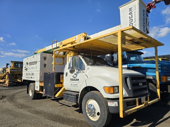 2011 Ford F750 Bucket/ Chip Truck