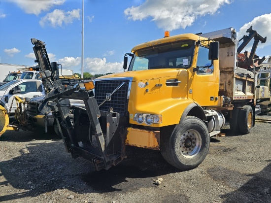 2010 Volvo Vhd 6 Wheel Dump Truck W/ Plow