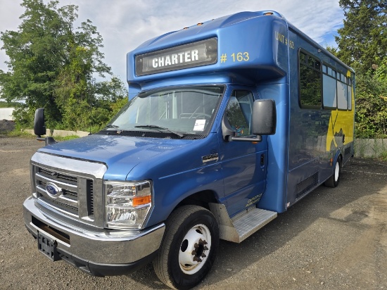 2017 Ford E450 23 Passenger Bus
