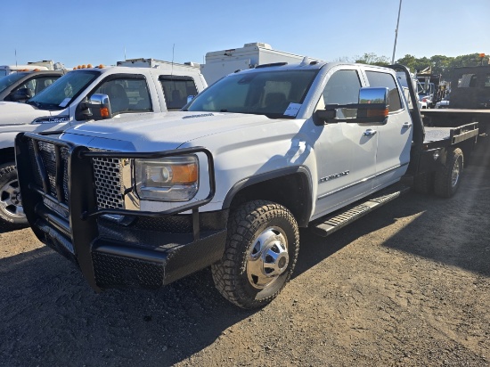 2016 GMC Sierra 3500 Denali Flatbed Truck