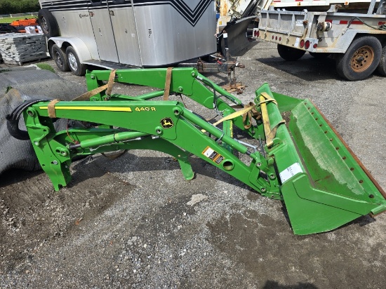 John Deere 440R Loader Arms W/ Bucket