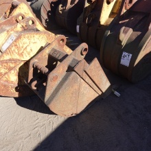 20in Excavator Bucket With Teeth