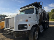 1999 International Paystar 5000 Tri-axle Dump