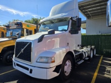 2015 Volvo Vnm Day Cab Tractor