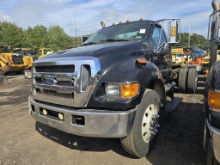 2004 Ford F750 Cab And Chassis