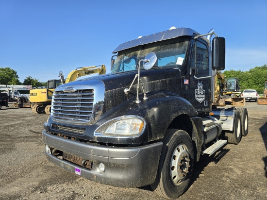 2007 Freightliner Columbia Tractor