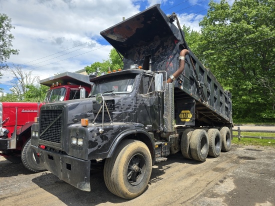 1986 Volvo N12 Tri-axle Dump Truck