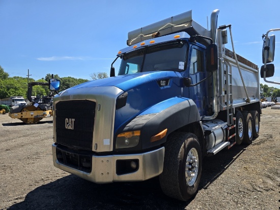 2015 Cat Tri-axle Dump Truck