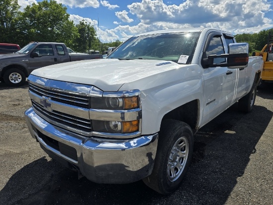 2015 Chevy 3500 Pickup Truck