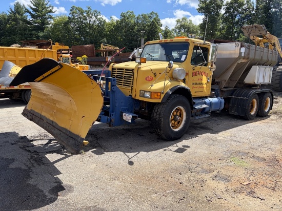 1994 International 4900 Tractor W/ Sander And Plow