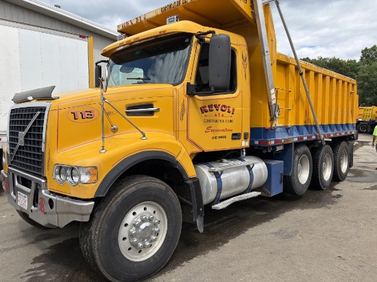 2002 Volvo Vhd Tri-axle Dump Truck