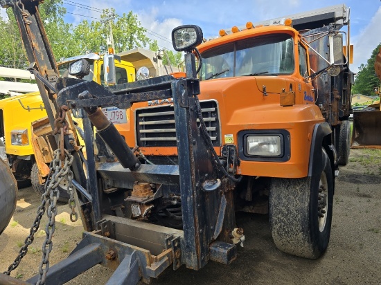 1999 Mack Rd688S Dump Truck