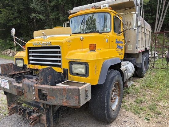 2003 Mack RD688S Dump Truck