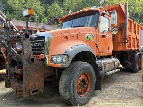 2009 Mack Granite Dump Truck